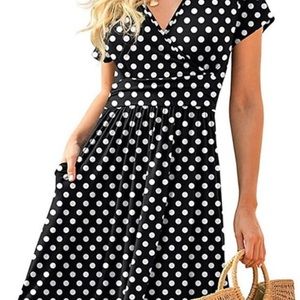 Women's Casual Dress Midi Dress 
Black polka dot print  V Neck 
Size LARGE